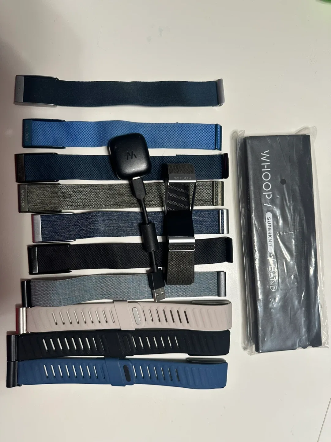 Whoop 4 Superknit Bicep Bands & Charger