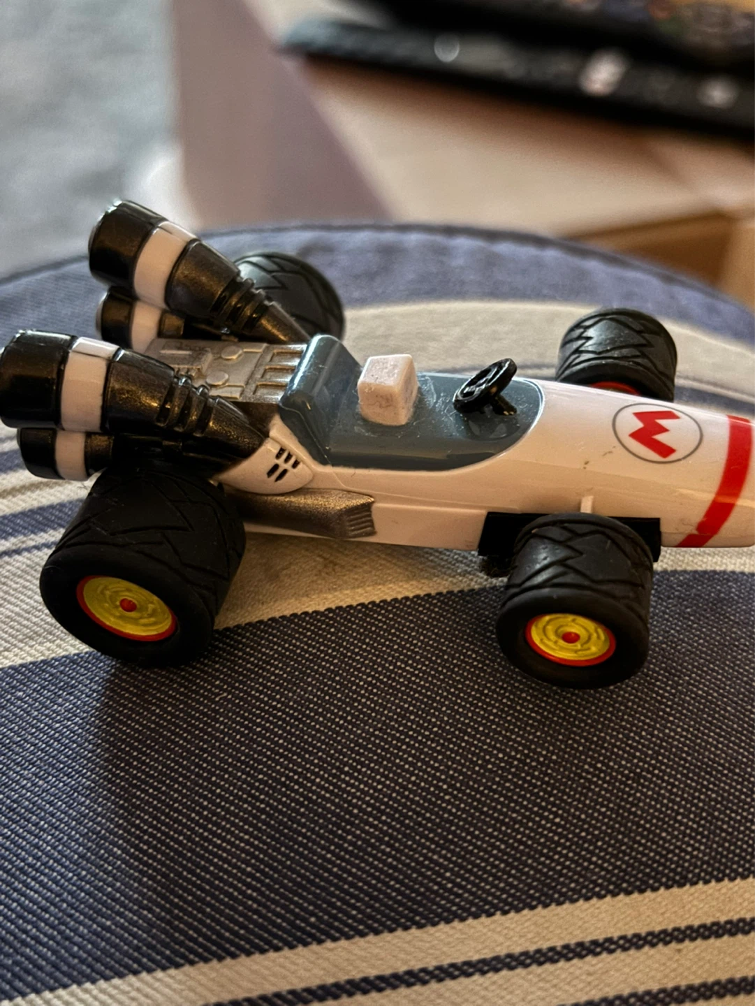 Mario Kart "Mario B-Dasher" 1:43 Slot Car