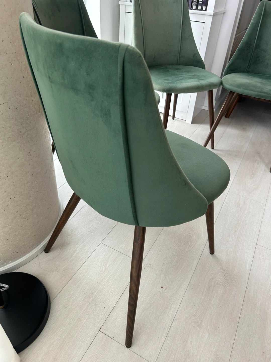 Set of 4 Green Velvet Chairs - photo 4