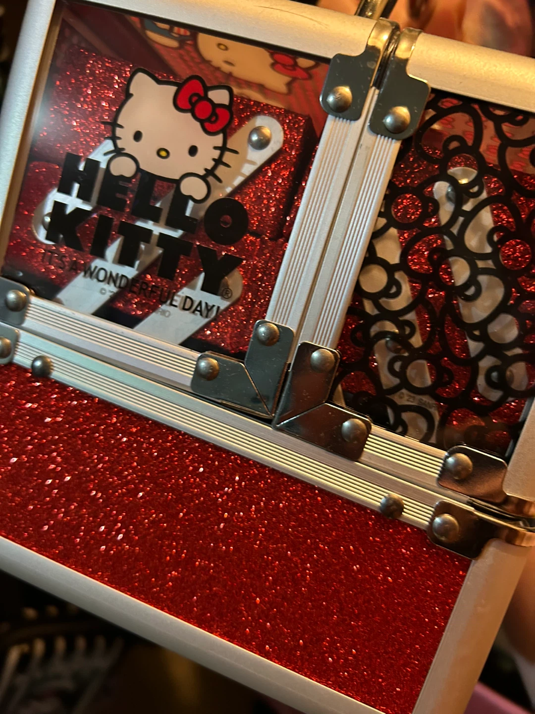 Hello Kitty Red Glitter Makeup Train Case - photo 3