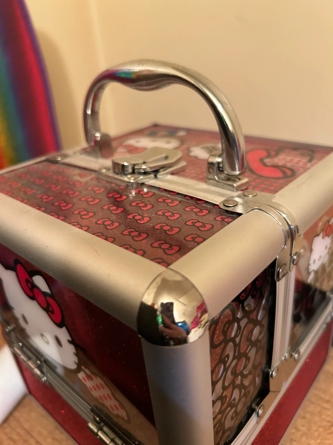 Hello Kitty Red Glitter Makeup Train Case - photo 2