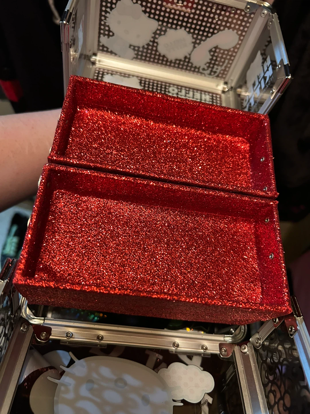Hello Kitty Red Glitter Makeup Train Case - photo 4