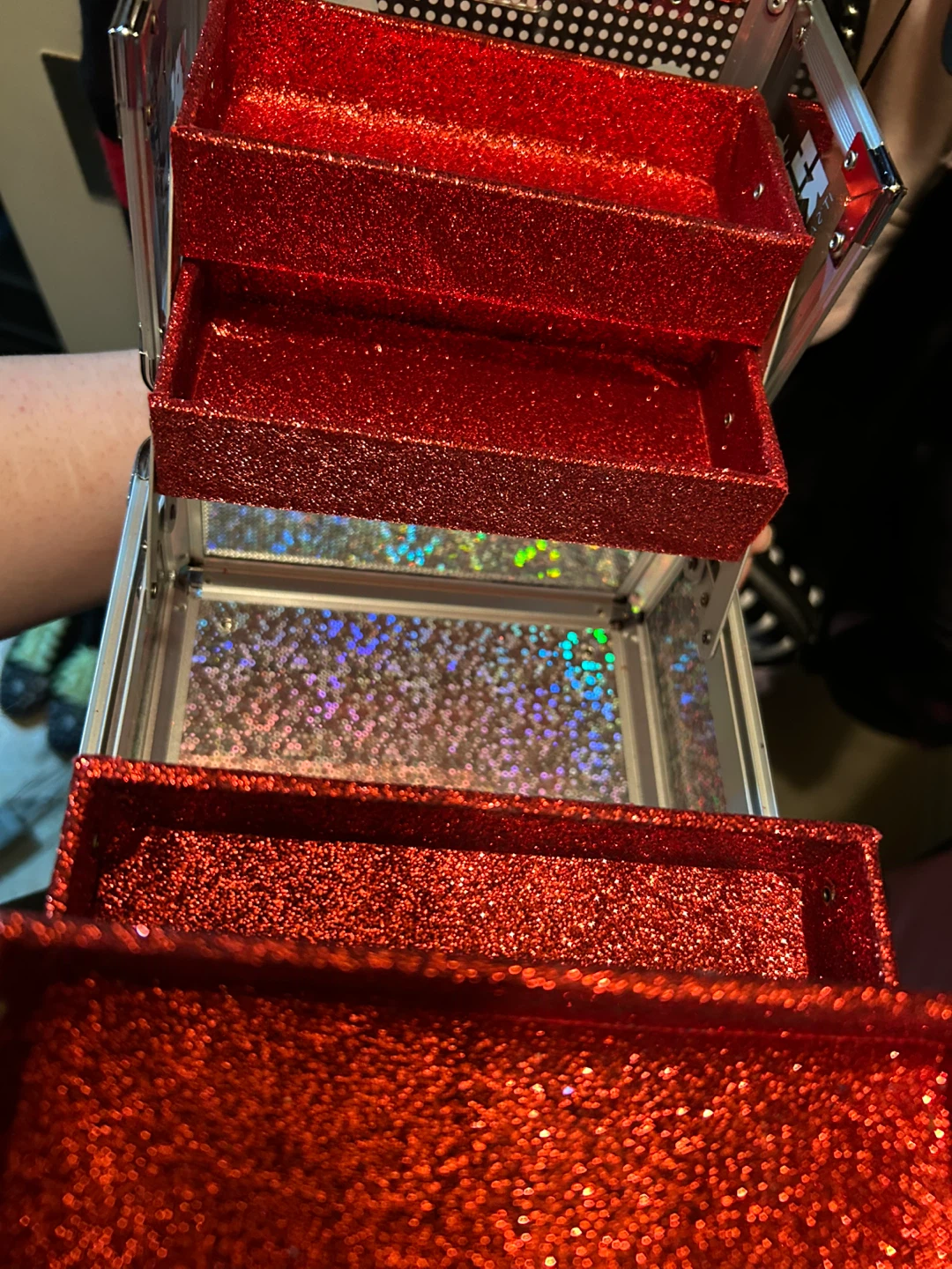 Hello Kitty Red Glitter Makeup Train Case - photo 5