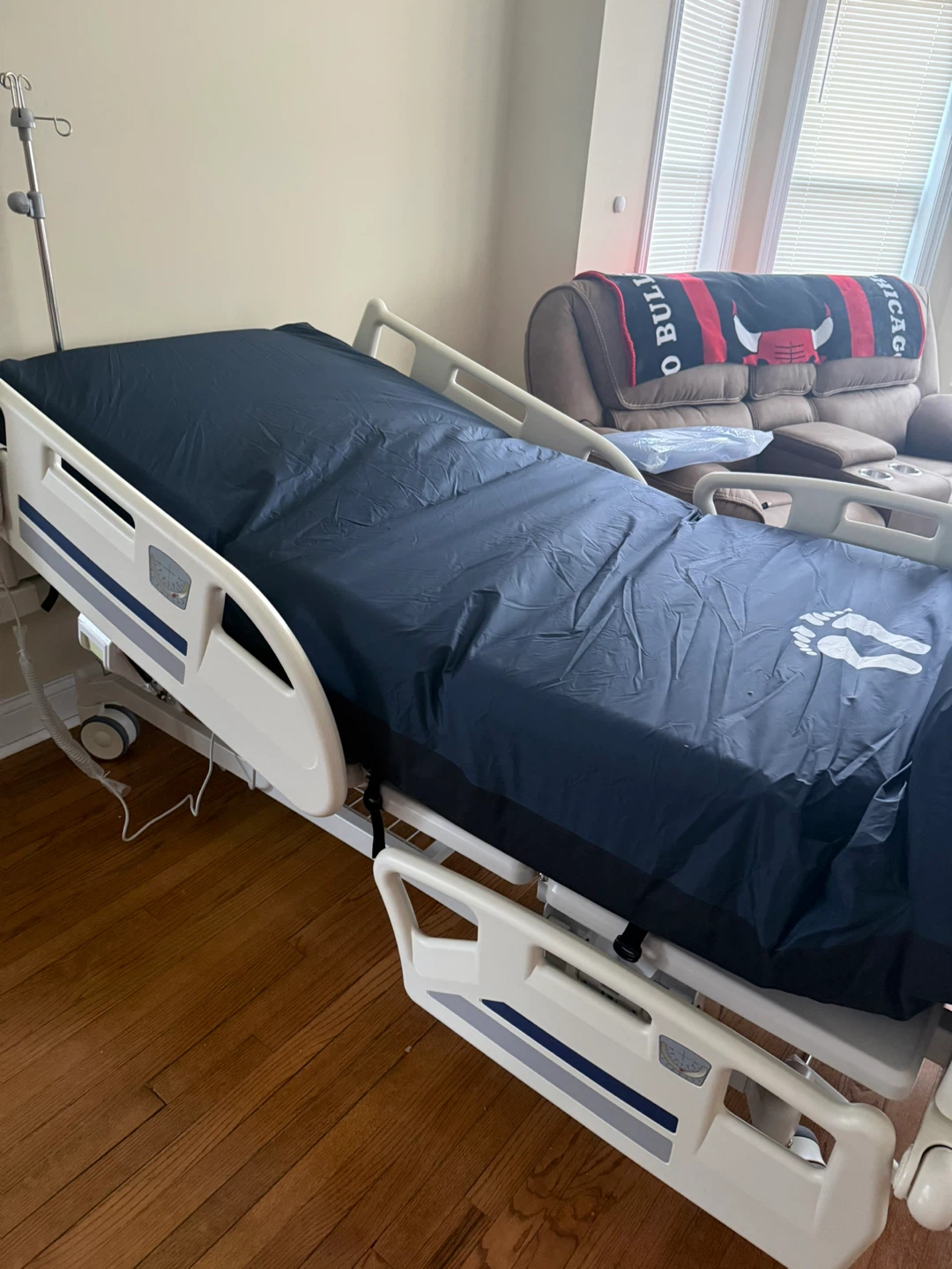 Hospital Bed without the mattress - photo 2