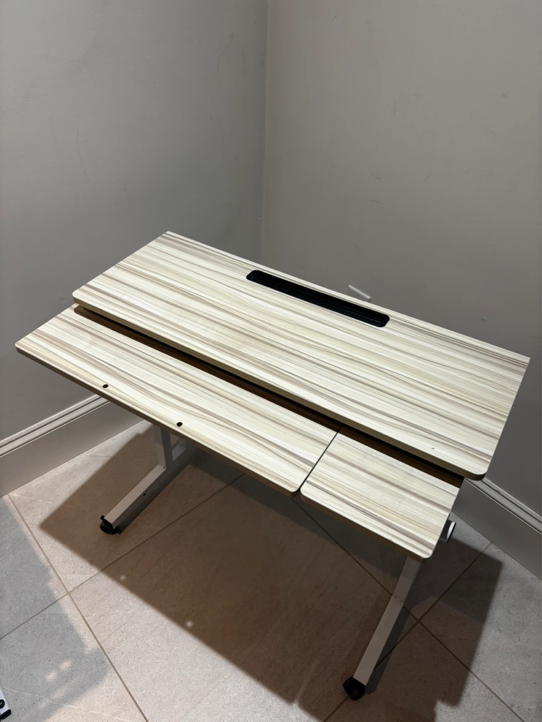 Mobile Stand-Up Desk | Maple | 31.5” Surface | Rolling - photo 3