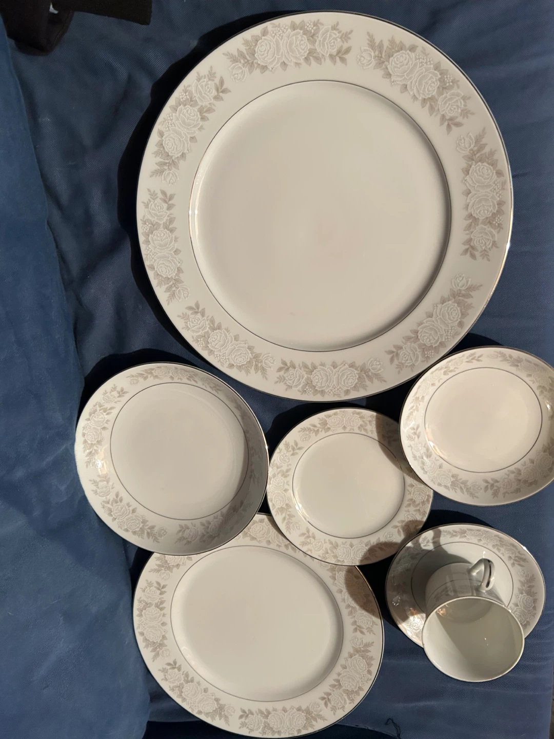 Vintage Rose Pattern Dinnerware Set