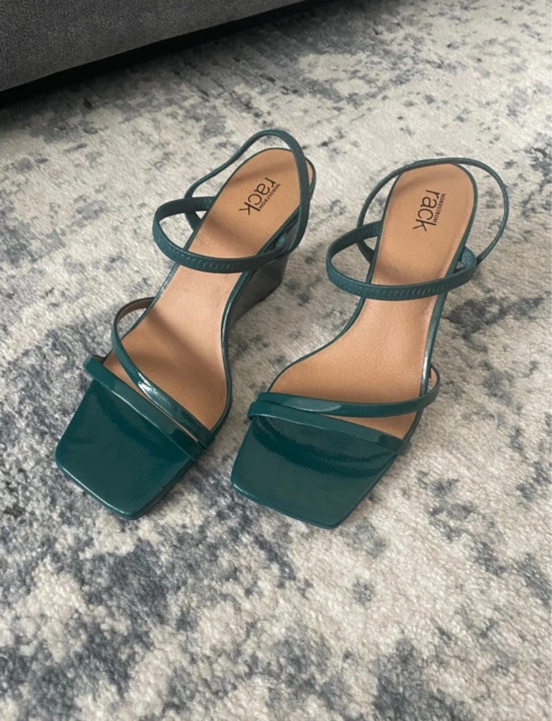 Sandals Women's 8.5 Green - BRAND NEW!