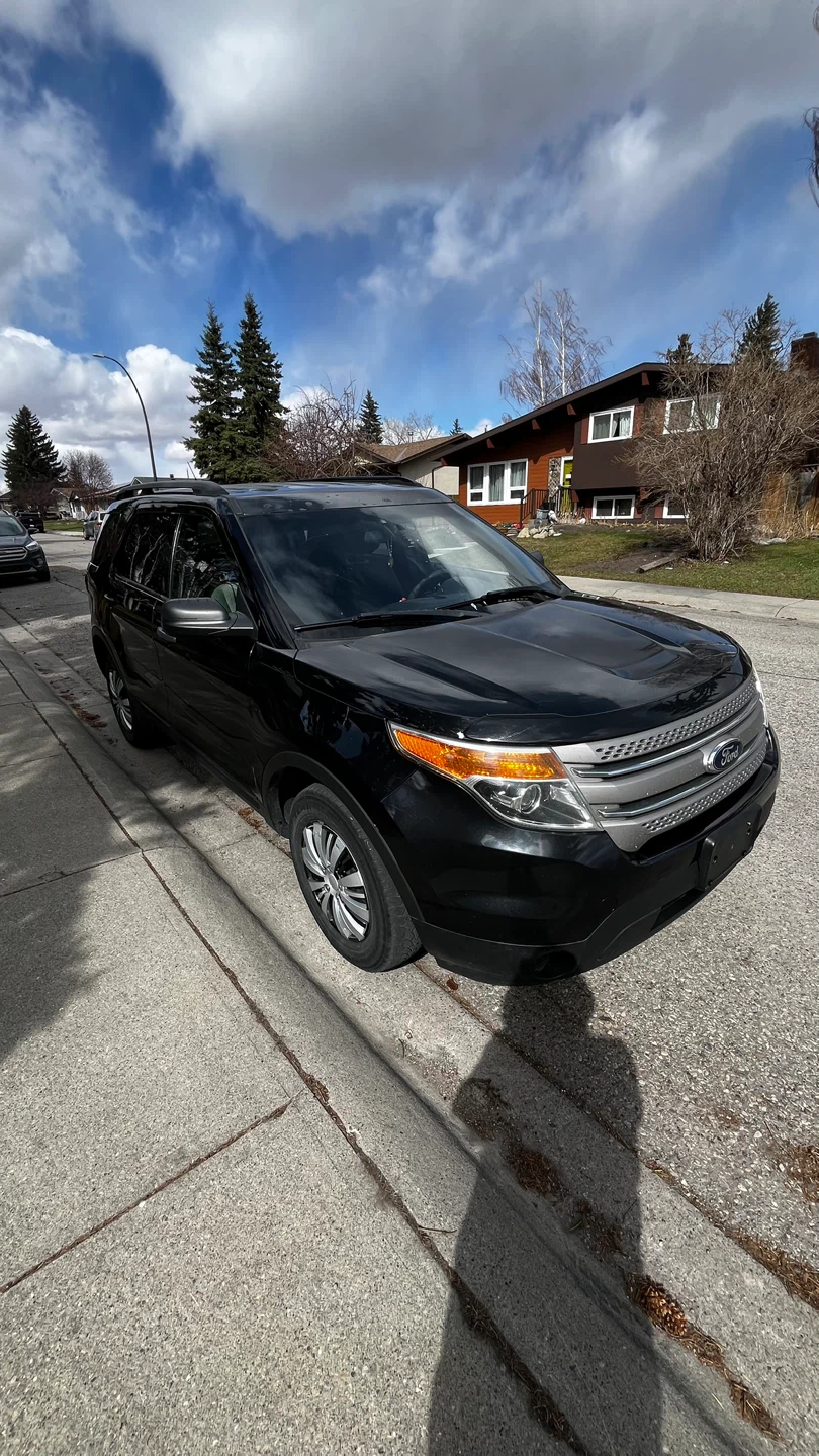 Black Ford Explorer