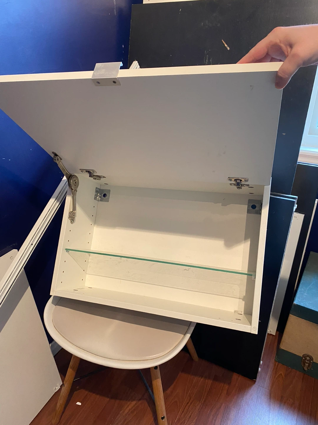 White Wall-Mounted Cabinet with Glass Shelf - photo 2