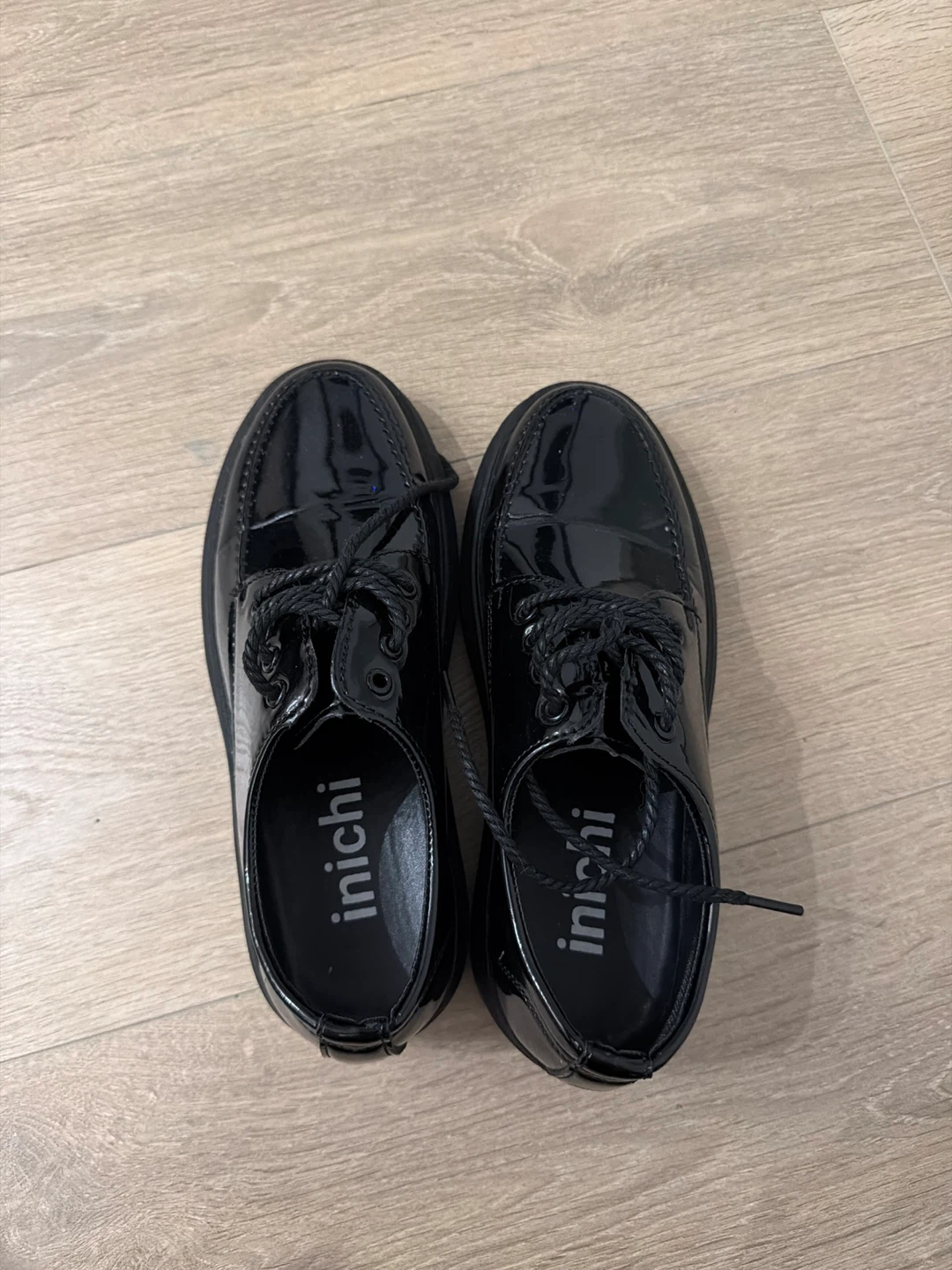 Inichi Black Patent Lace-Up Shoes Size 39