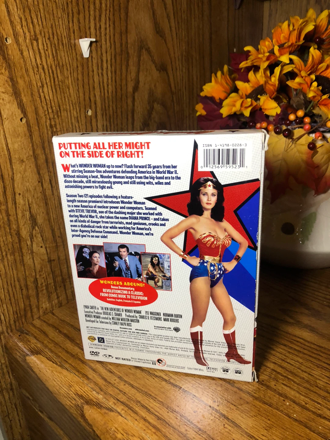 Wonder Woman Season 2 on DVD - photo 2