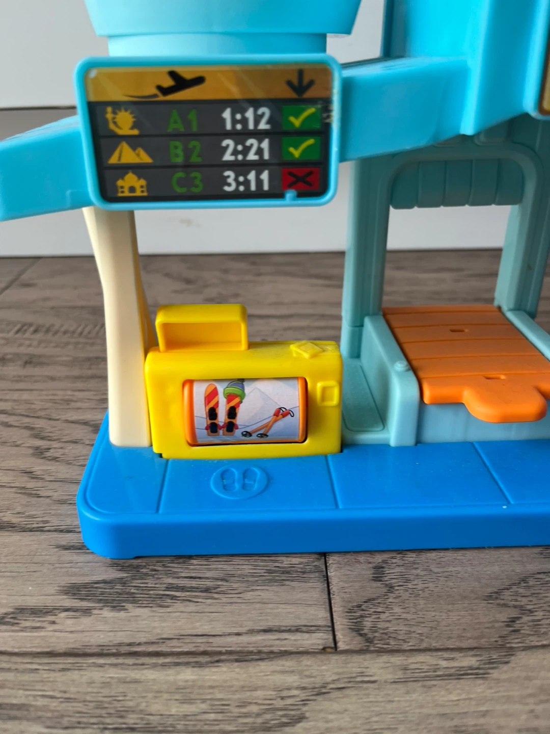Fisher-Price Little People Airport Playset with Airplane - photo 4