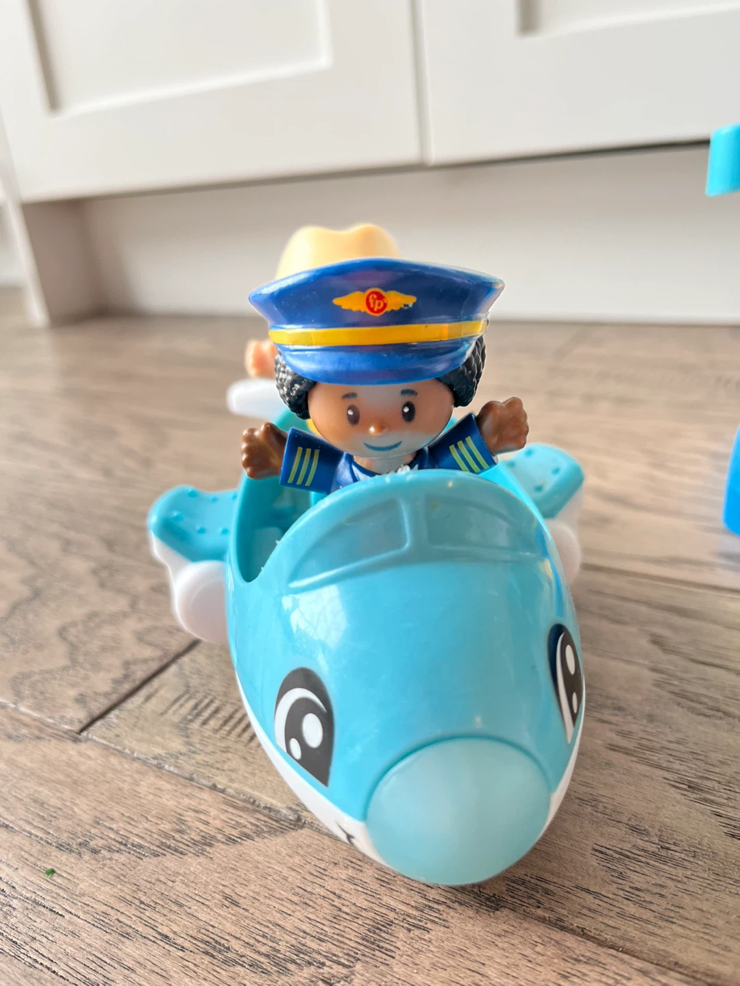 Fisher-Price Little People Airport Playset with Airplane - photo 2