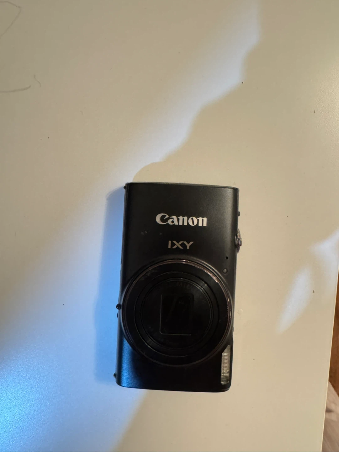 Canon IXY Digital Camera with Charger and Battery - photo 2