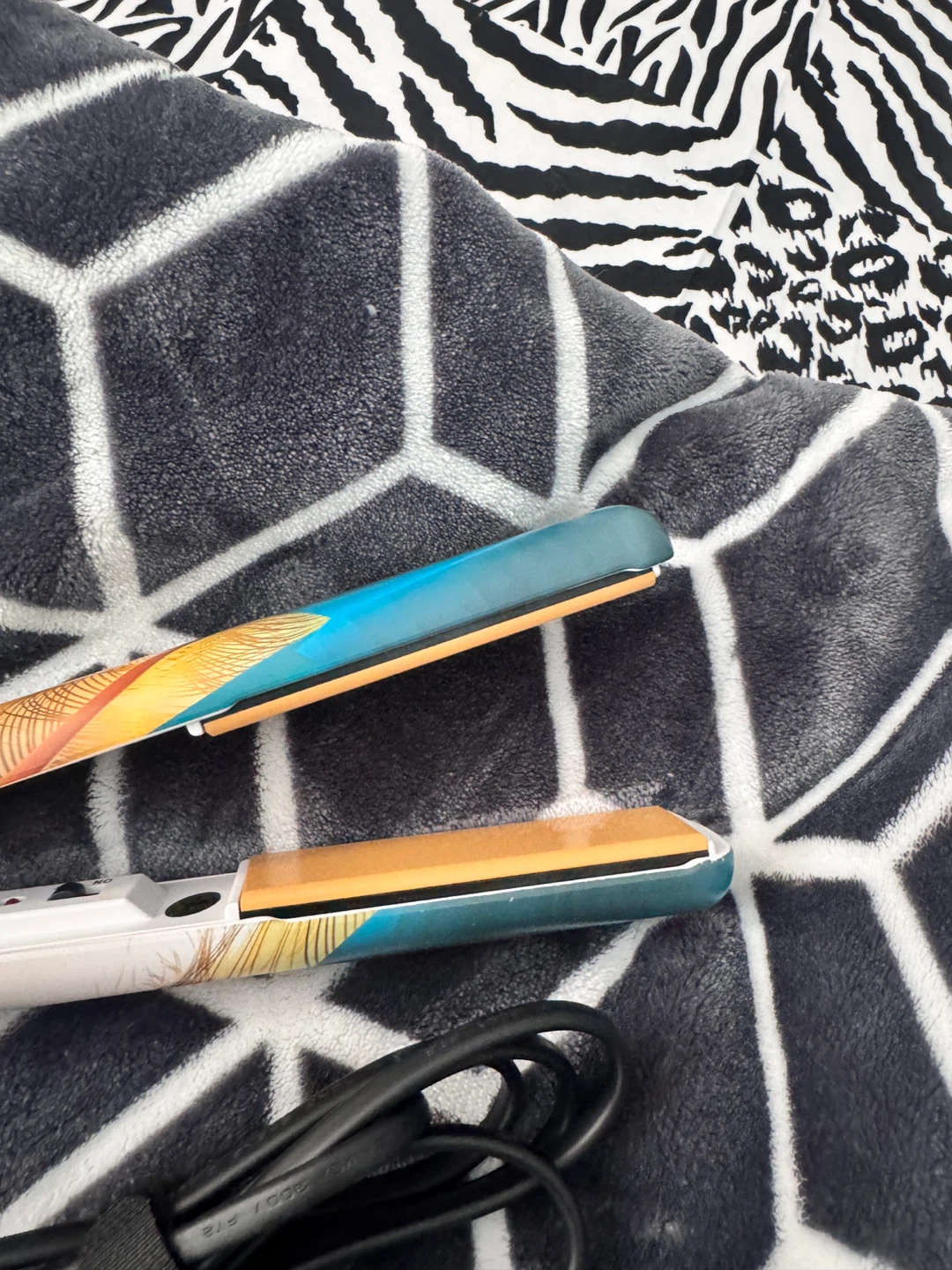 CHI Ceramic Hairstyling Iron - photo 3
