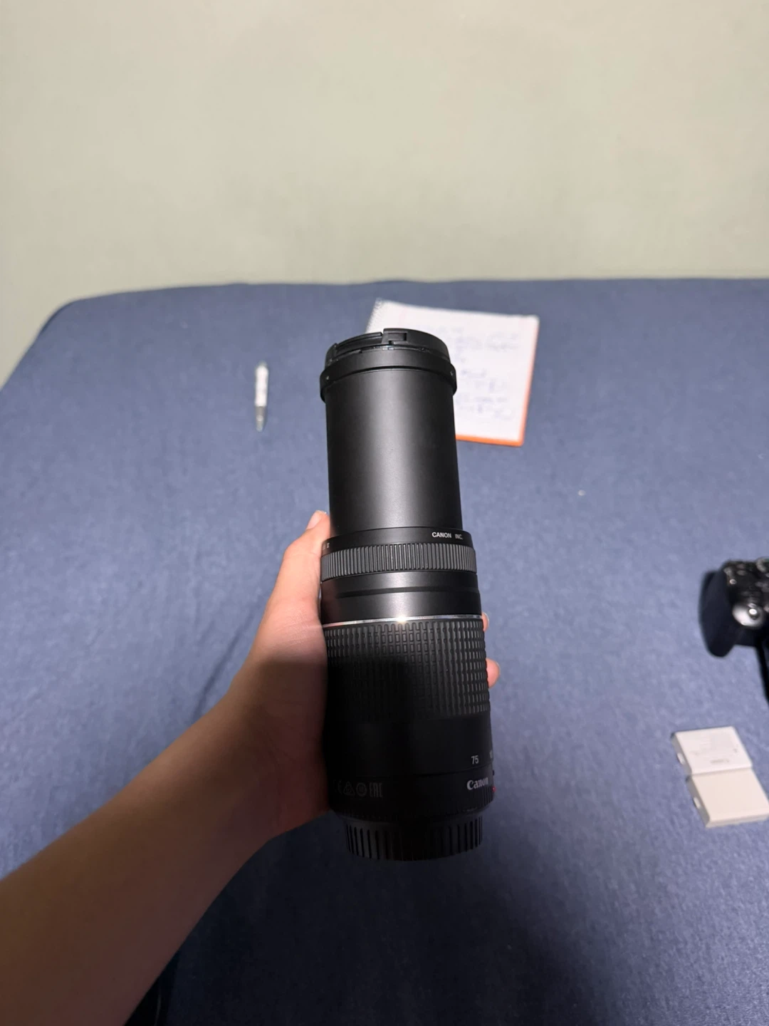 Canon Zoom Lens EF 75-300mm f/4-5.6 III - photo 4