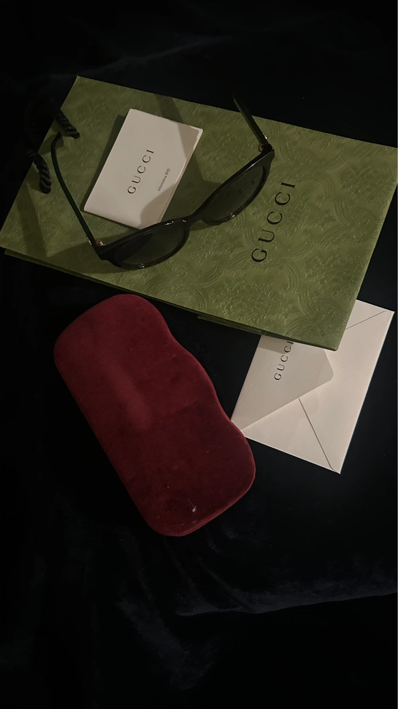Gucci Sunglasses with Case and Box - photo 3