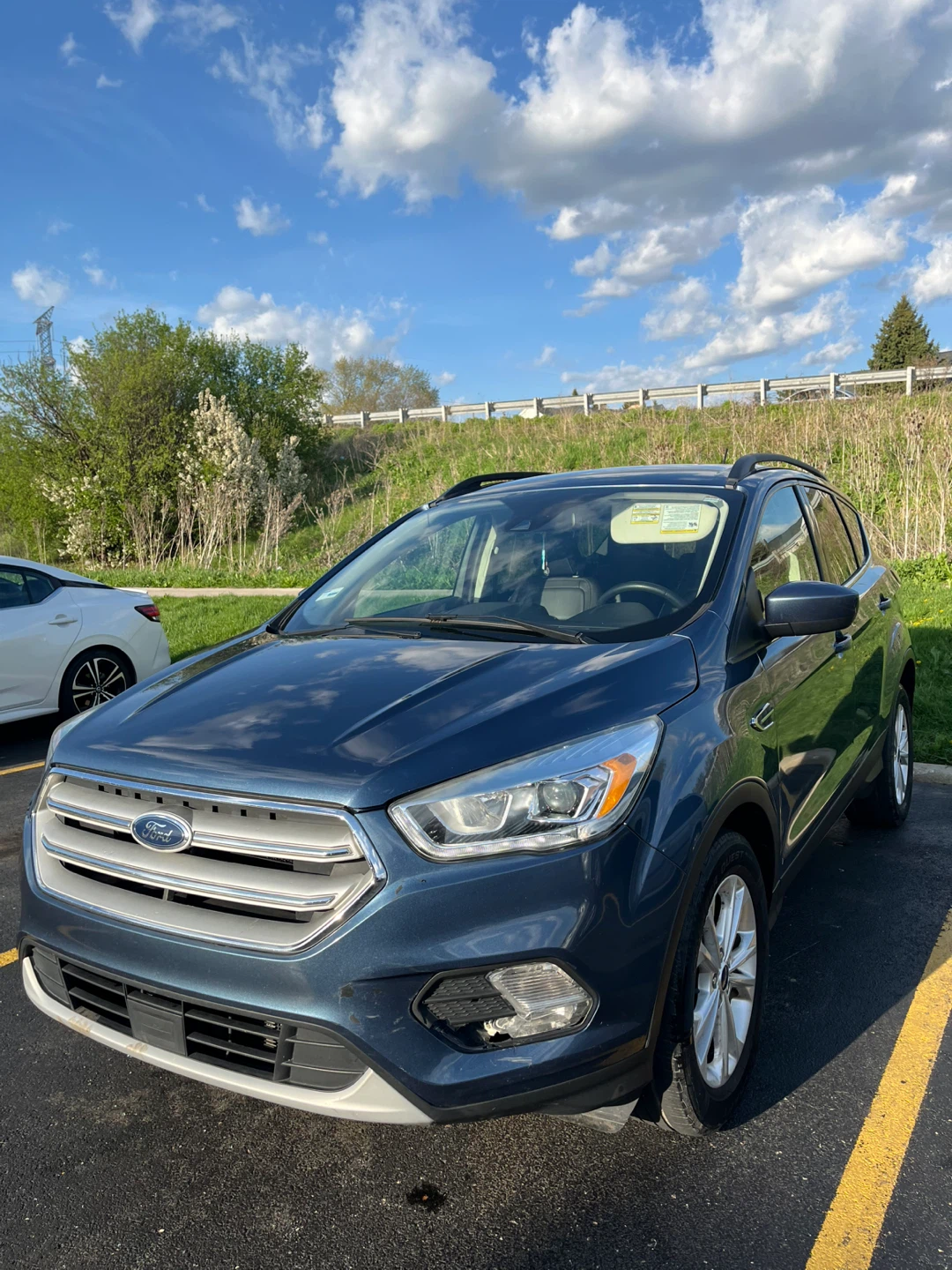 Blue Ford Escape SUV 79000 millas