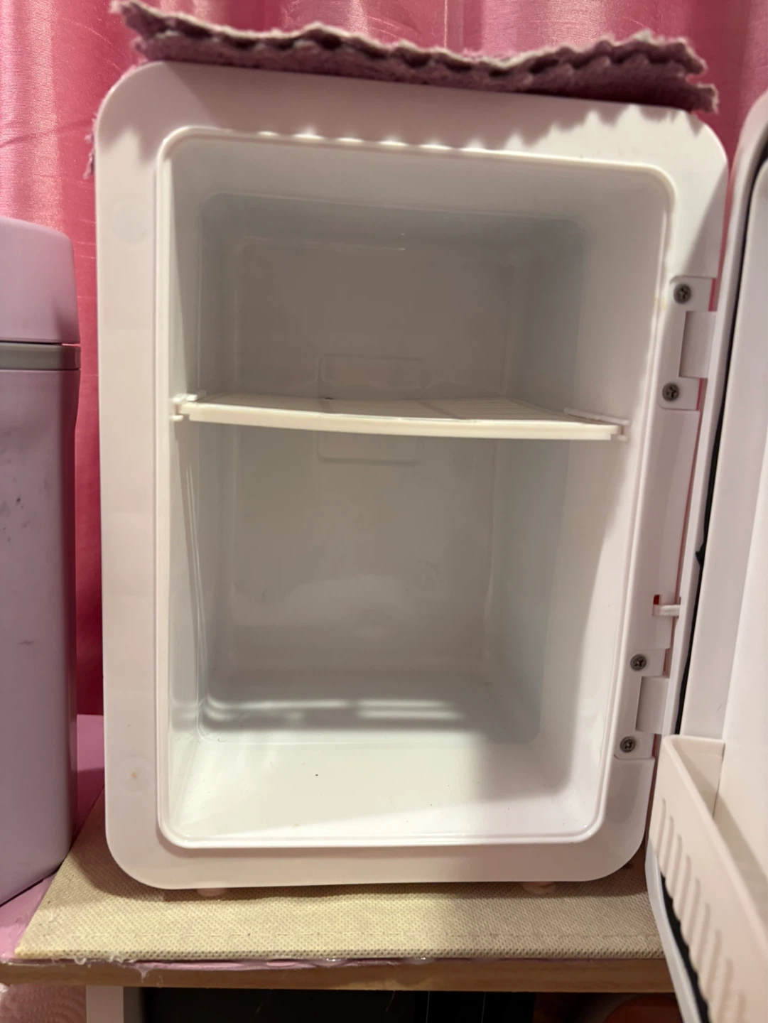 Mini Fridge with Mirror - photo 2
