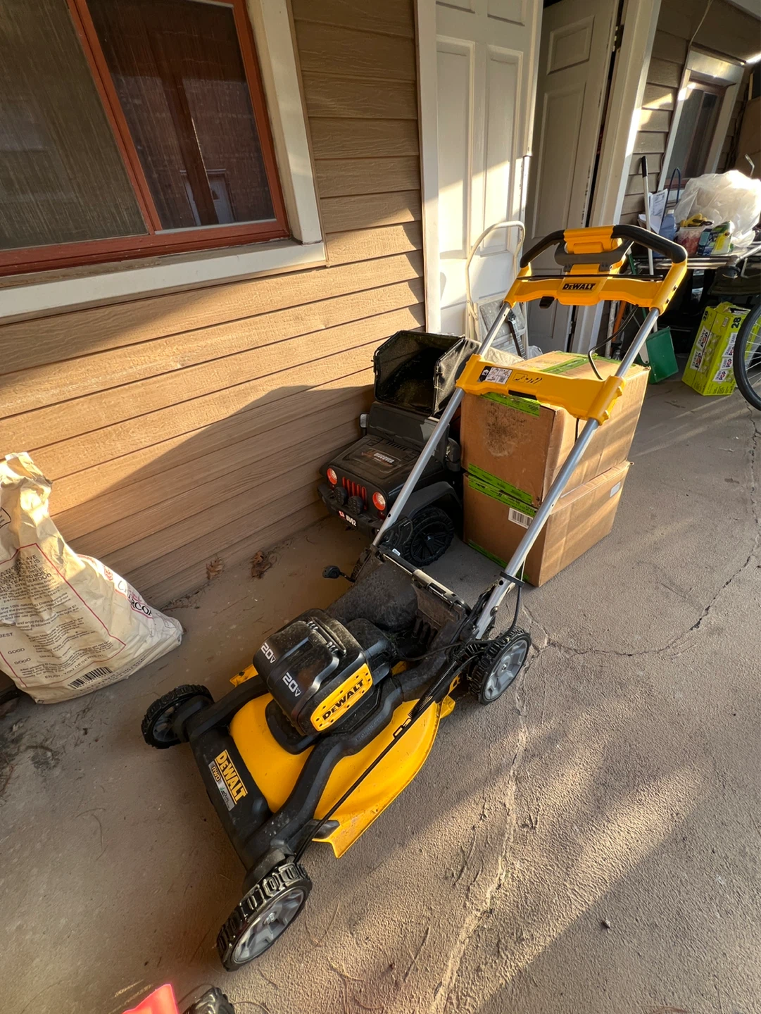 DeWalt Cordless Electric Lawn Mower