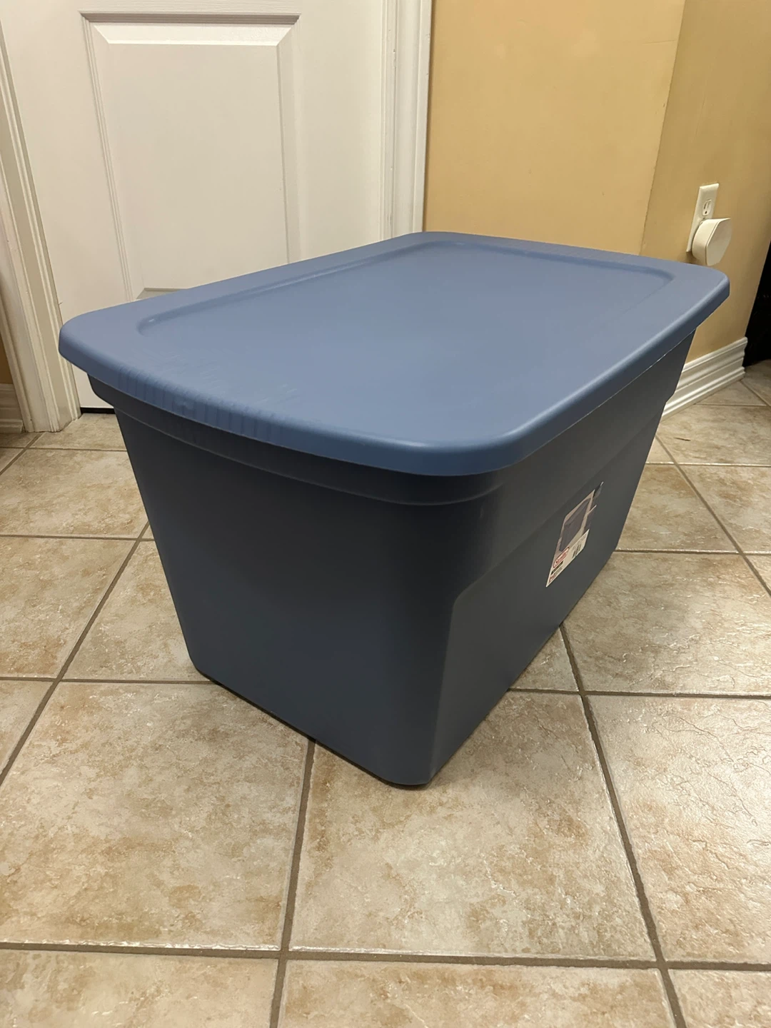 Brandnew 30 Gallon (114 Liter) Tote 8 - photo 3