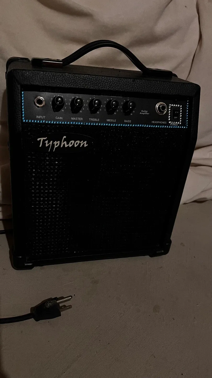 Typhoon PGA-10 Guitar Amplifier