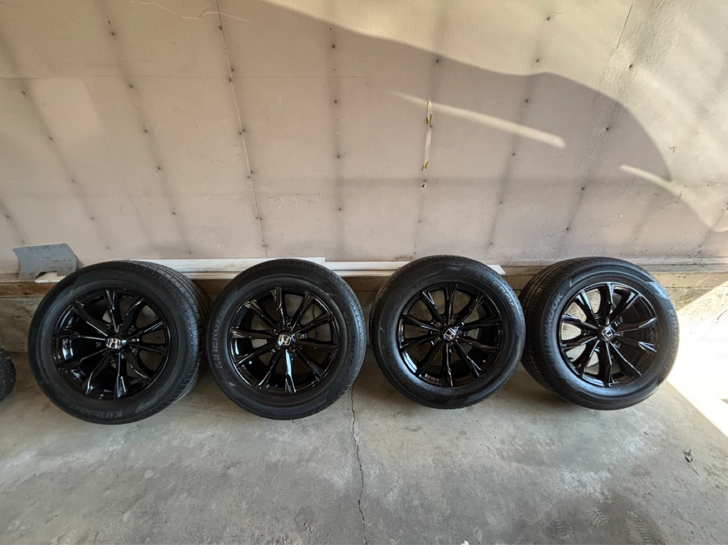 Hankook Kinergy GT Tires with Honda Rims