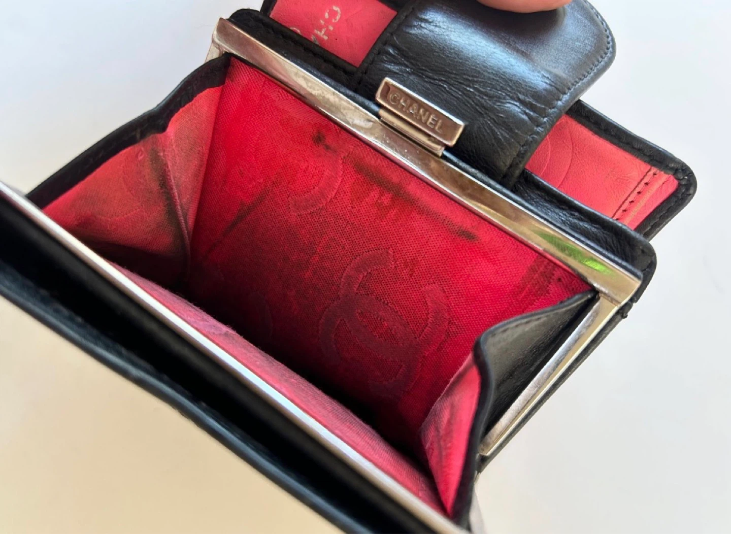 Chanel Black Quilted Leather Bi-Fold Wallet Caviar Leather - photo 5