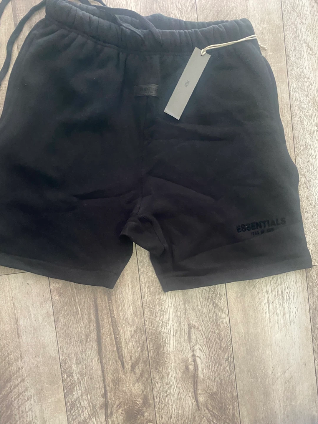 Black essentials shorts