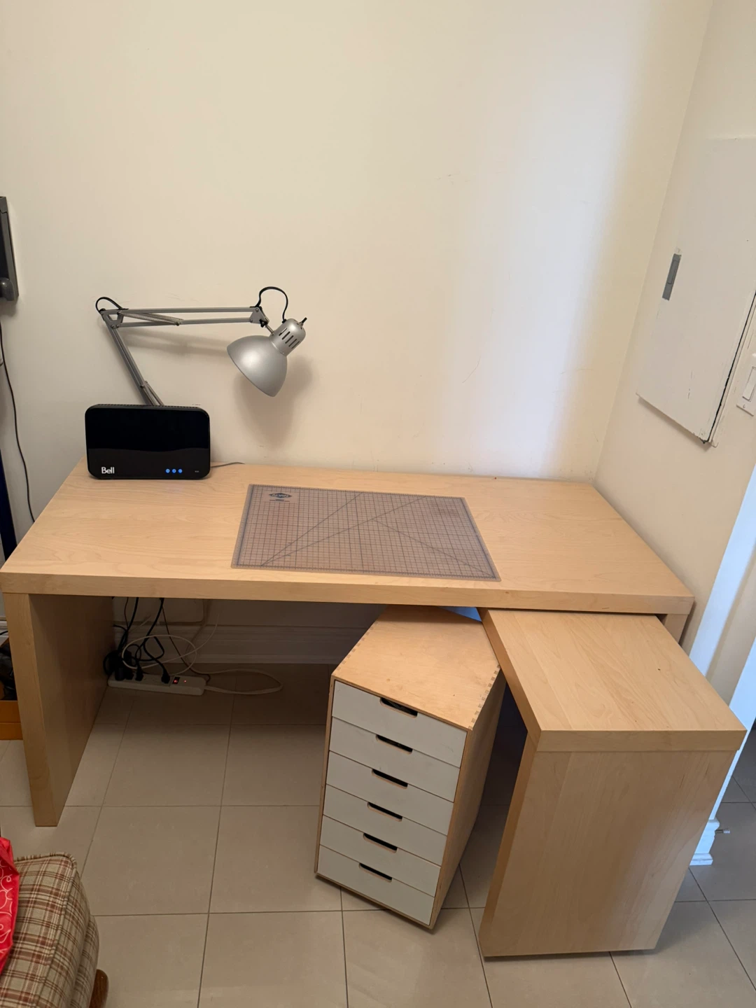 Wood Desk with Rolling Drawer Unit