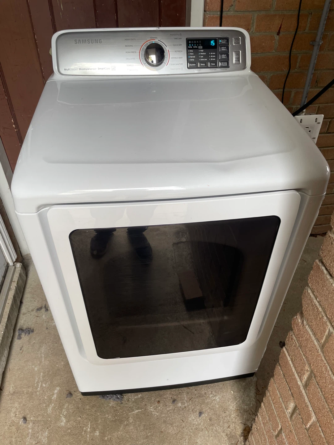 Dryer- not heating (parts/ repair machine)