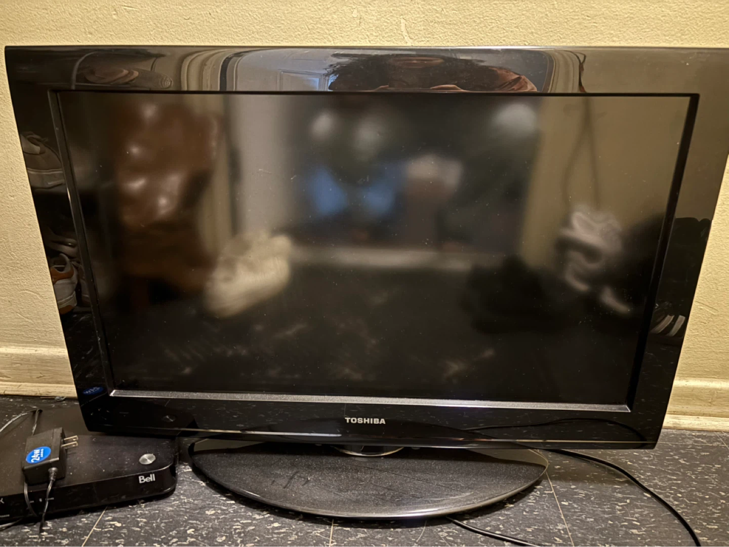 Toshiba 32" Television Receiver