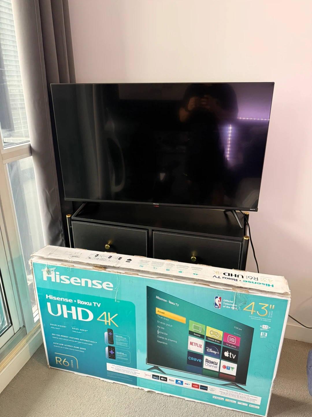 Hisense 43" Roku TV UHD 4K
