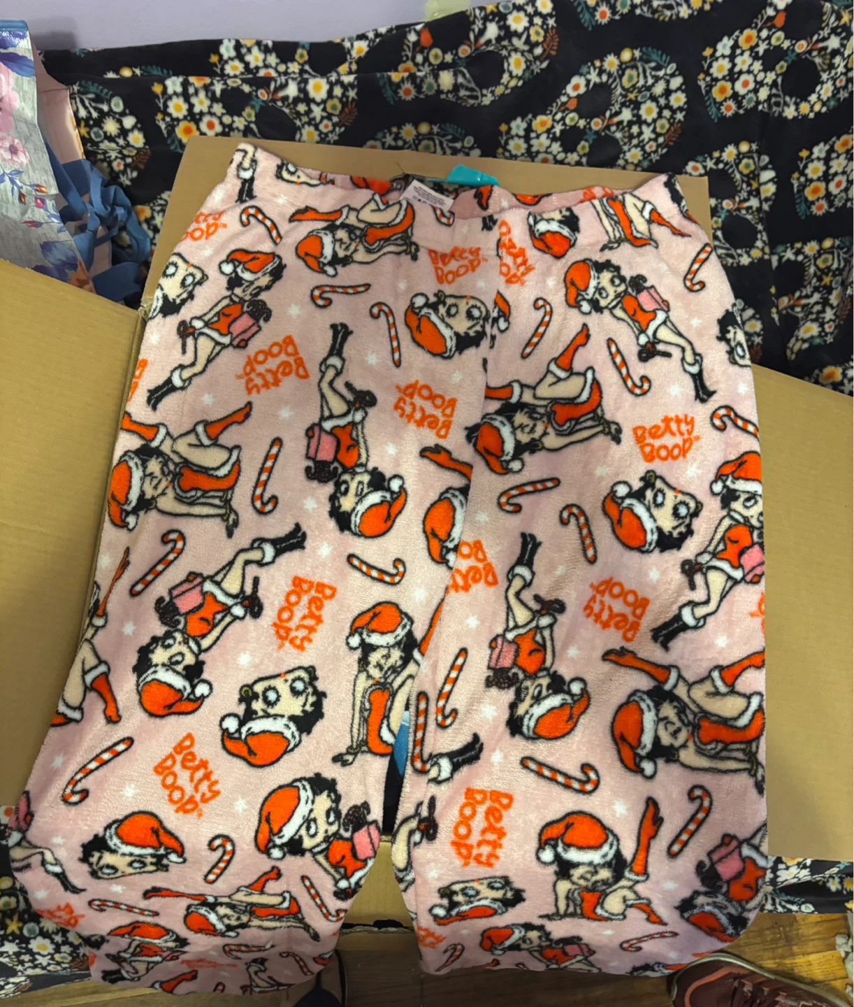 Betty Boop Fleece Pants - Pink Christmas Print