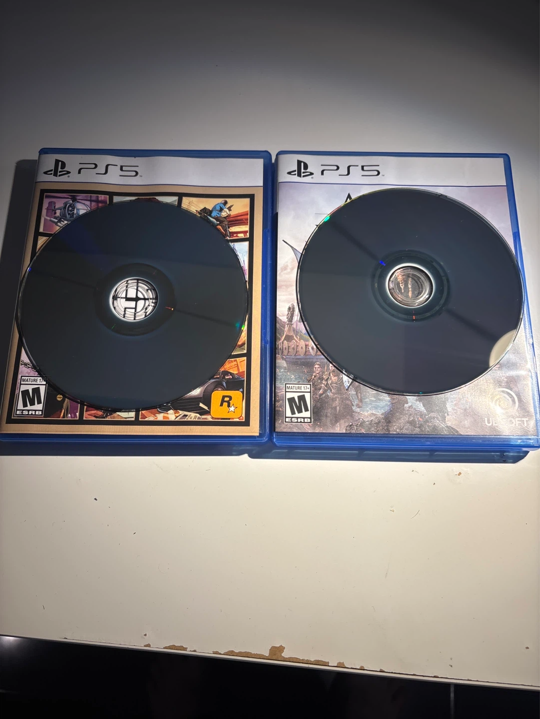 Sony PlayStation 5 with 2 controllers and 2 games - photo 5