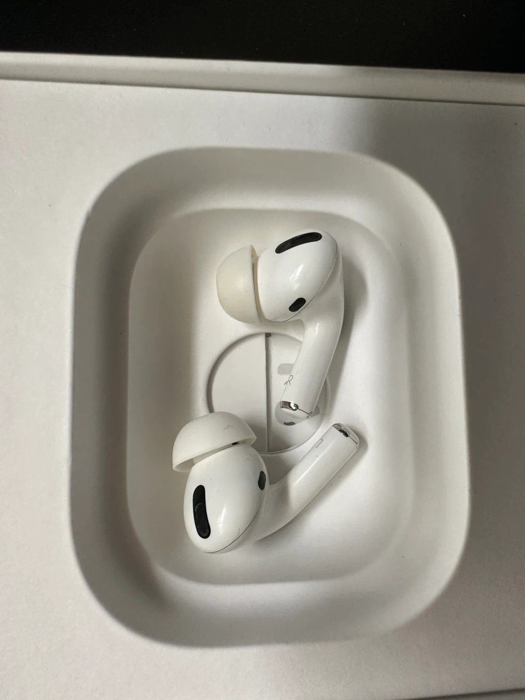 Apple AirPods Pro (1st Gen) with Charging Case
