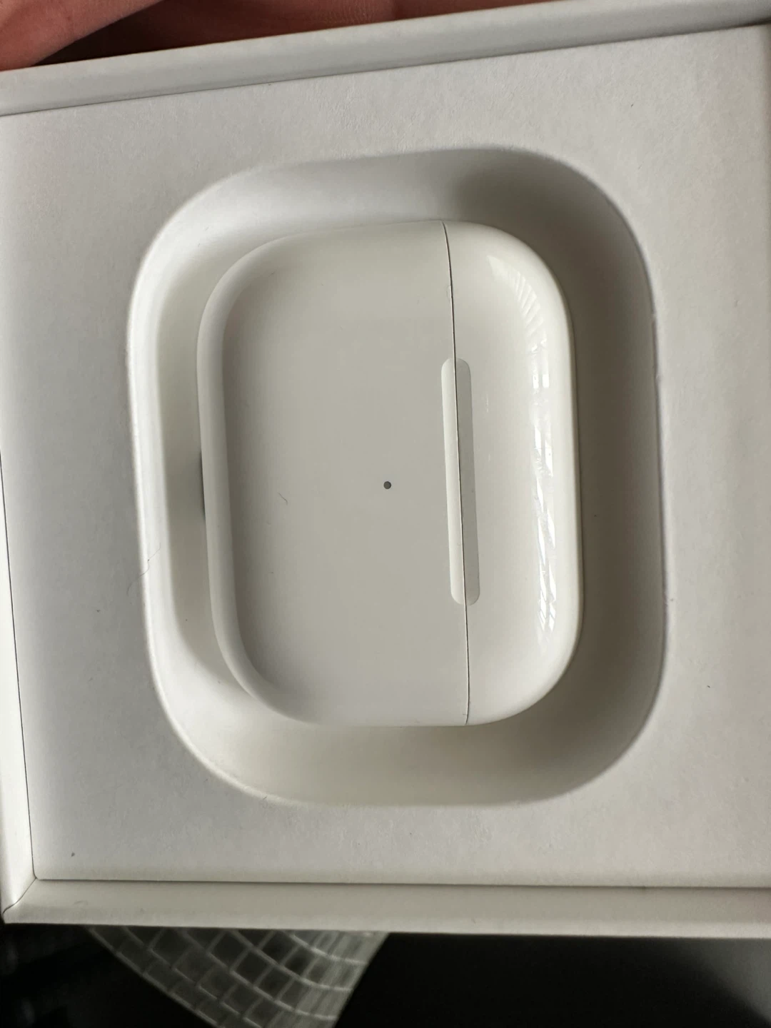Apple AirPods Pro (1st Gen) with Charging Case - photo 2