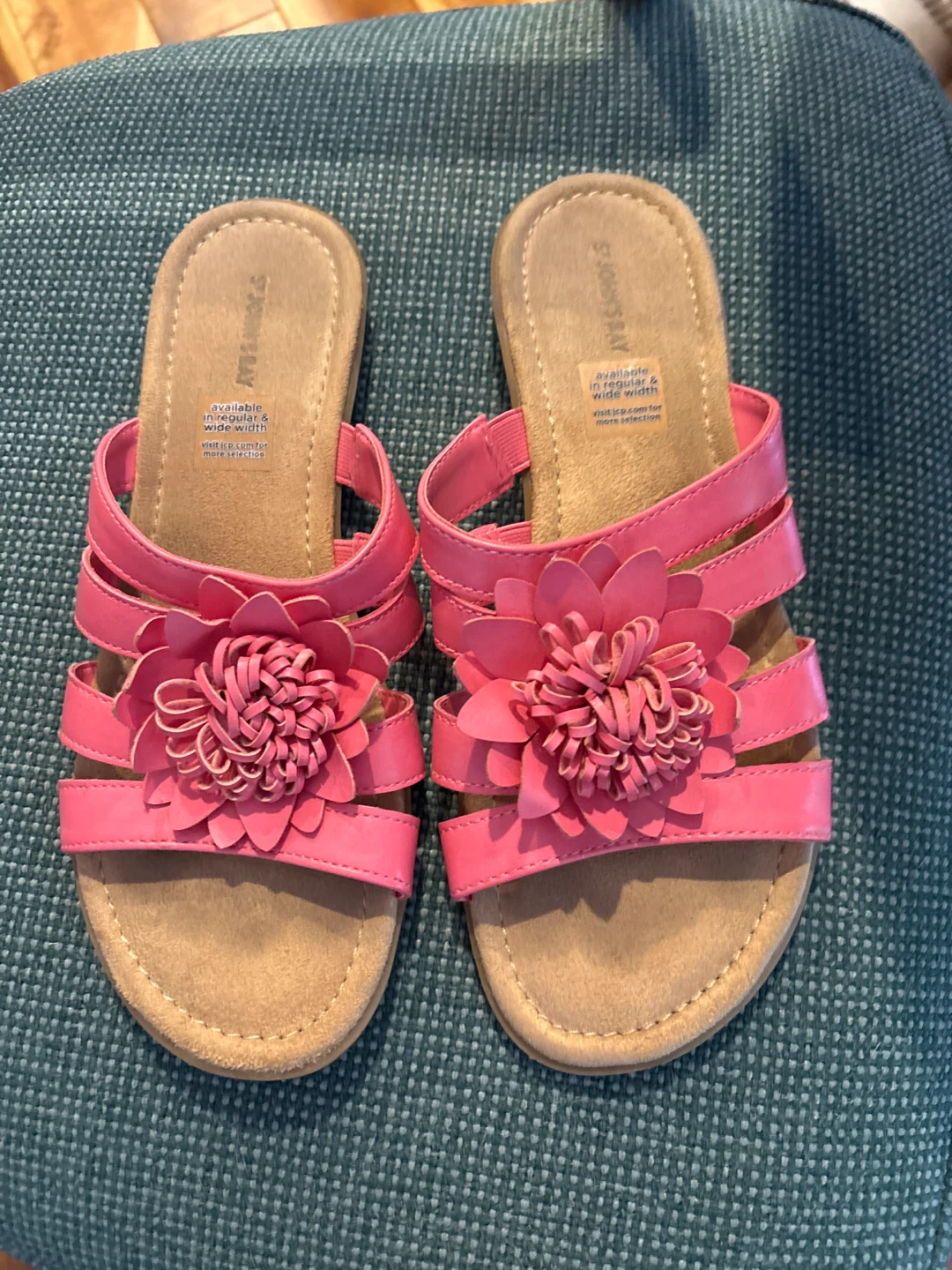 St. John's Bay Pink Flower Sandals - ladies sz 7