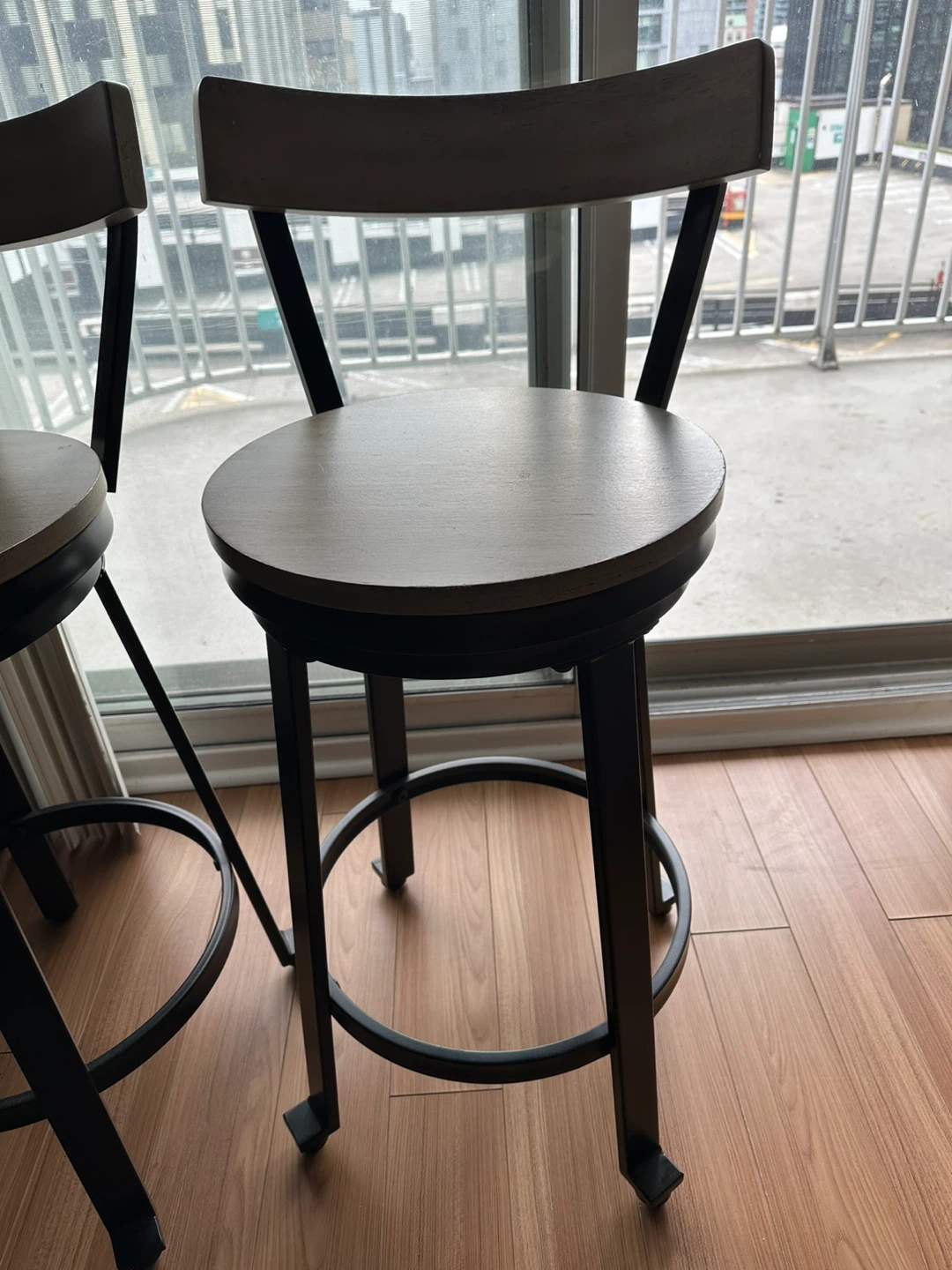 Set of 2 Swivel Bar Stools - photo 2