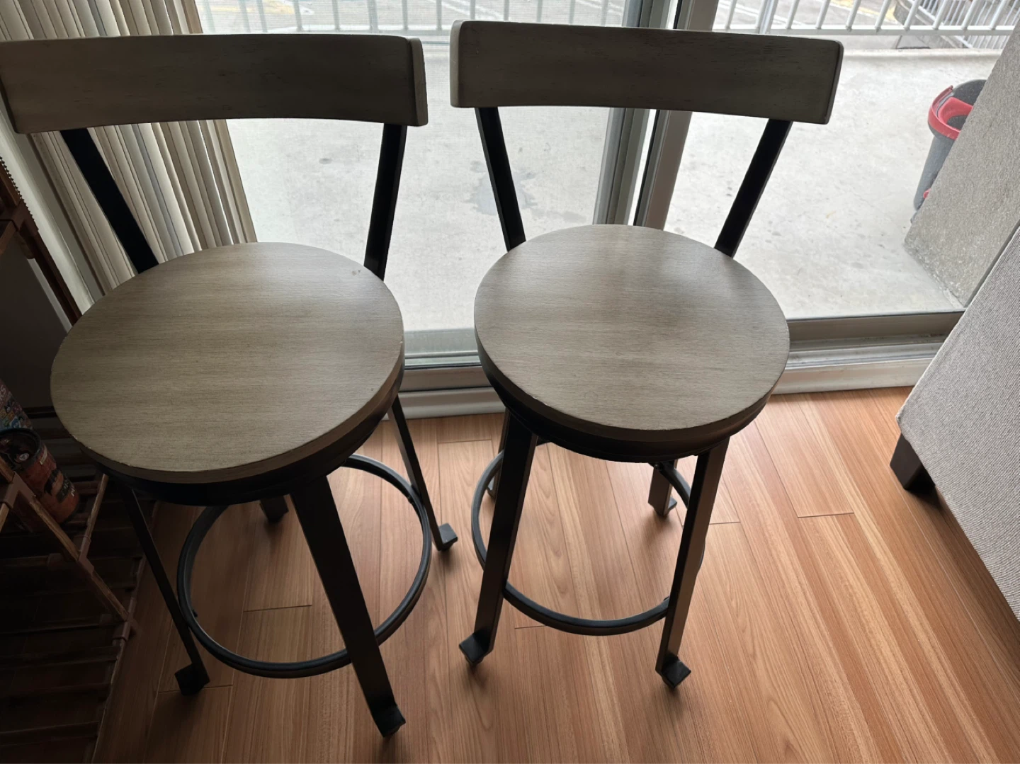 Set of 2 Swivel Bar Stools
