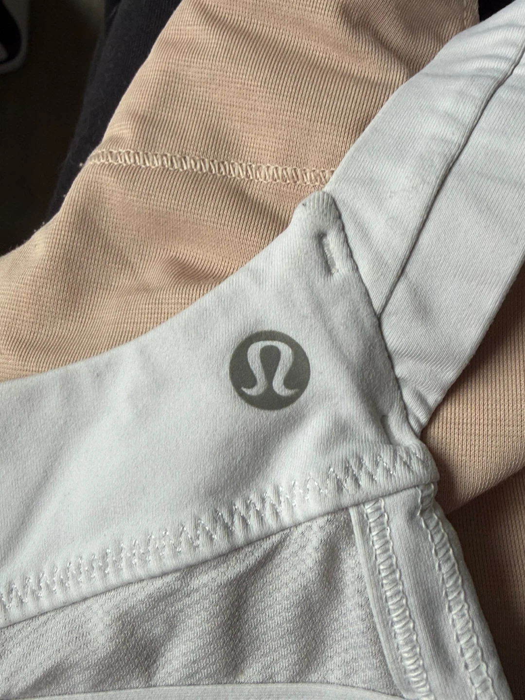 Lululemon White Sports Bra - photo 3