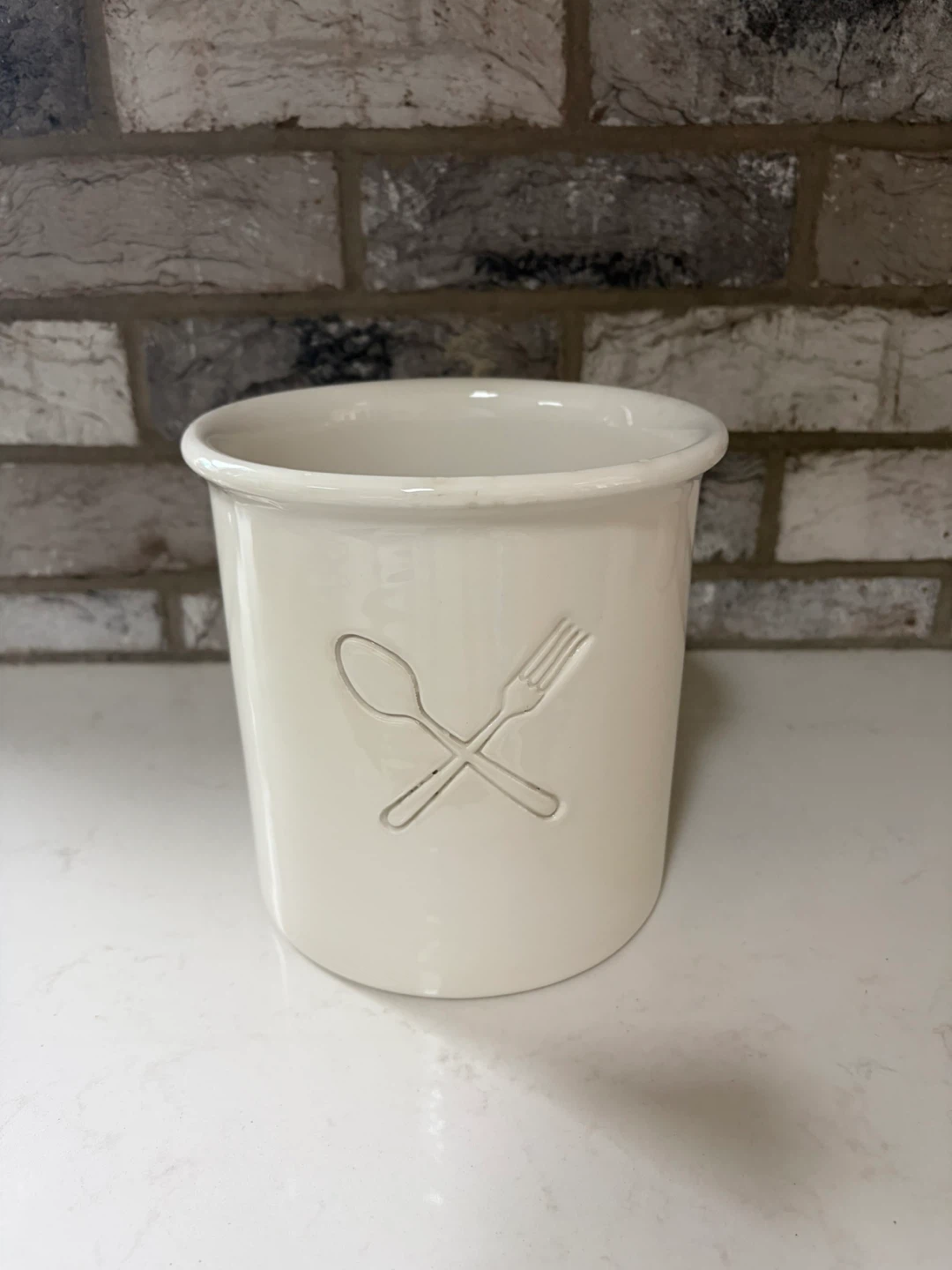Utensil holder