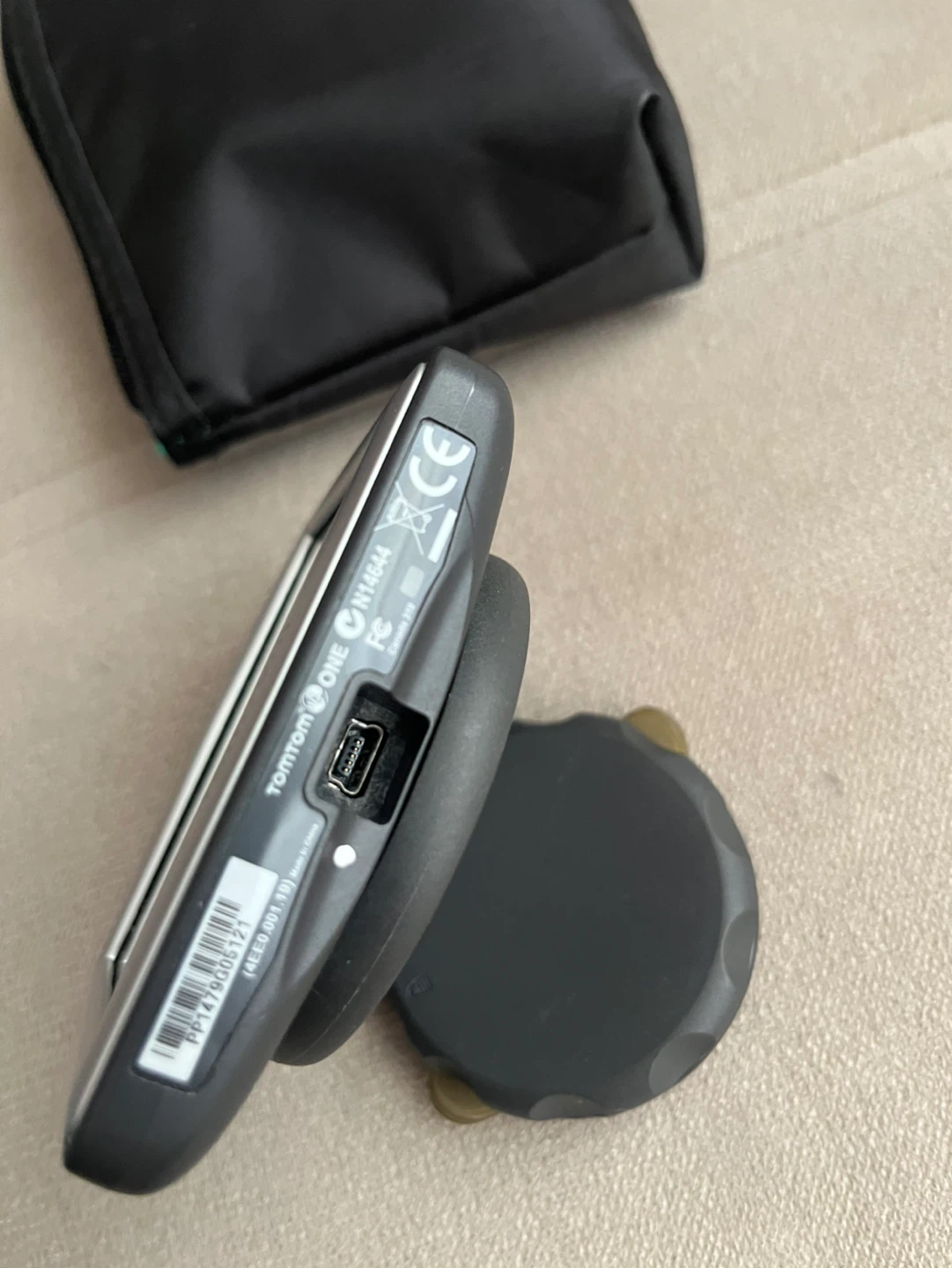 TomTom ONE GPS Navigation Device with Car Charger and Case - photo 2