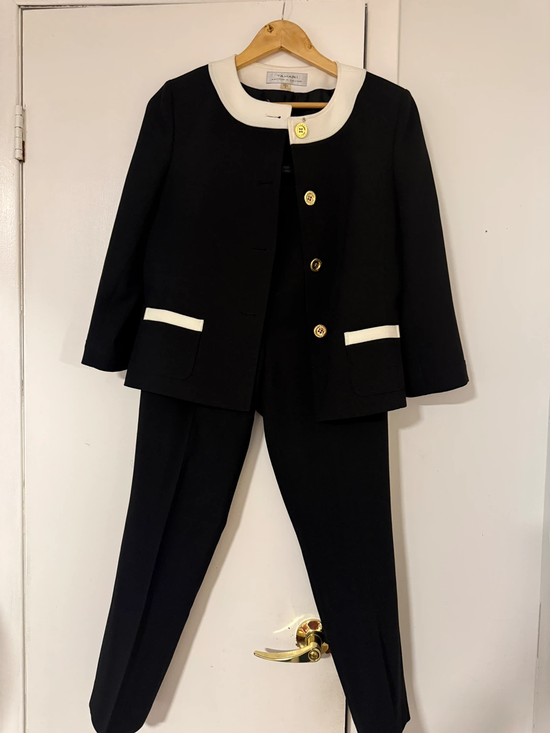 Tahari Arthur S. Levine Black Suit Set - Size 8 - photo 5