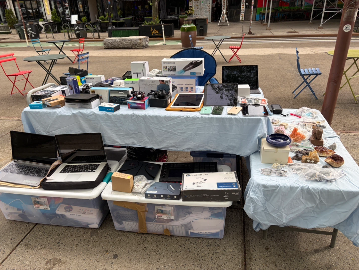Electronics and Accessories Sale - photo 2