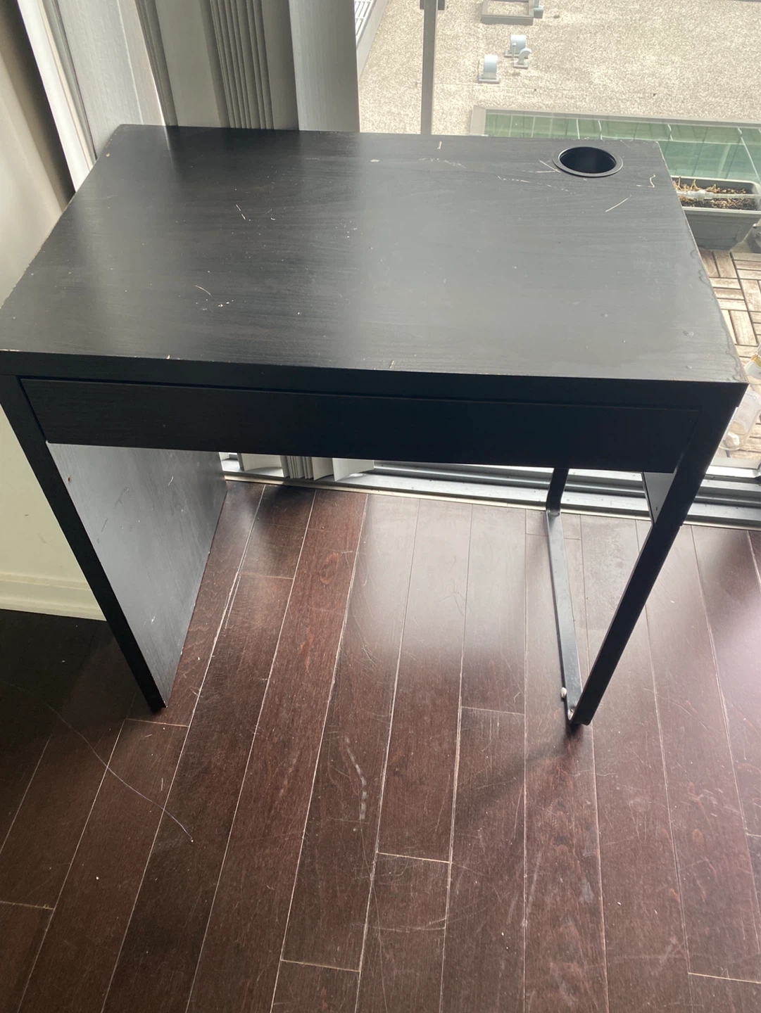 IKEA micke desk