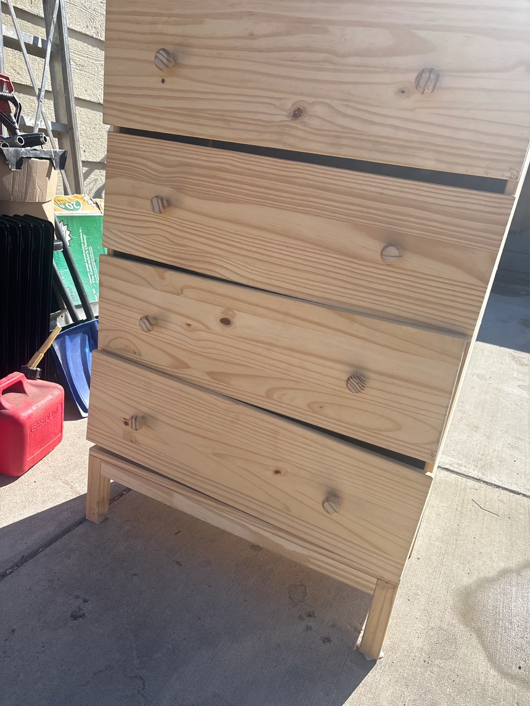 Wood dresser . Drawers need to be aligned - photo 4