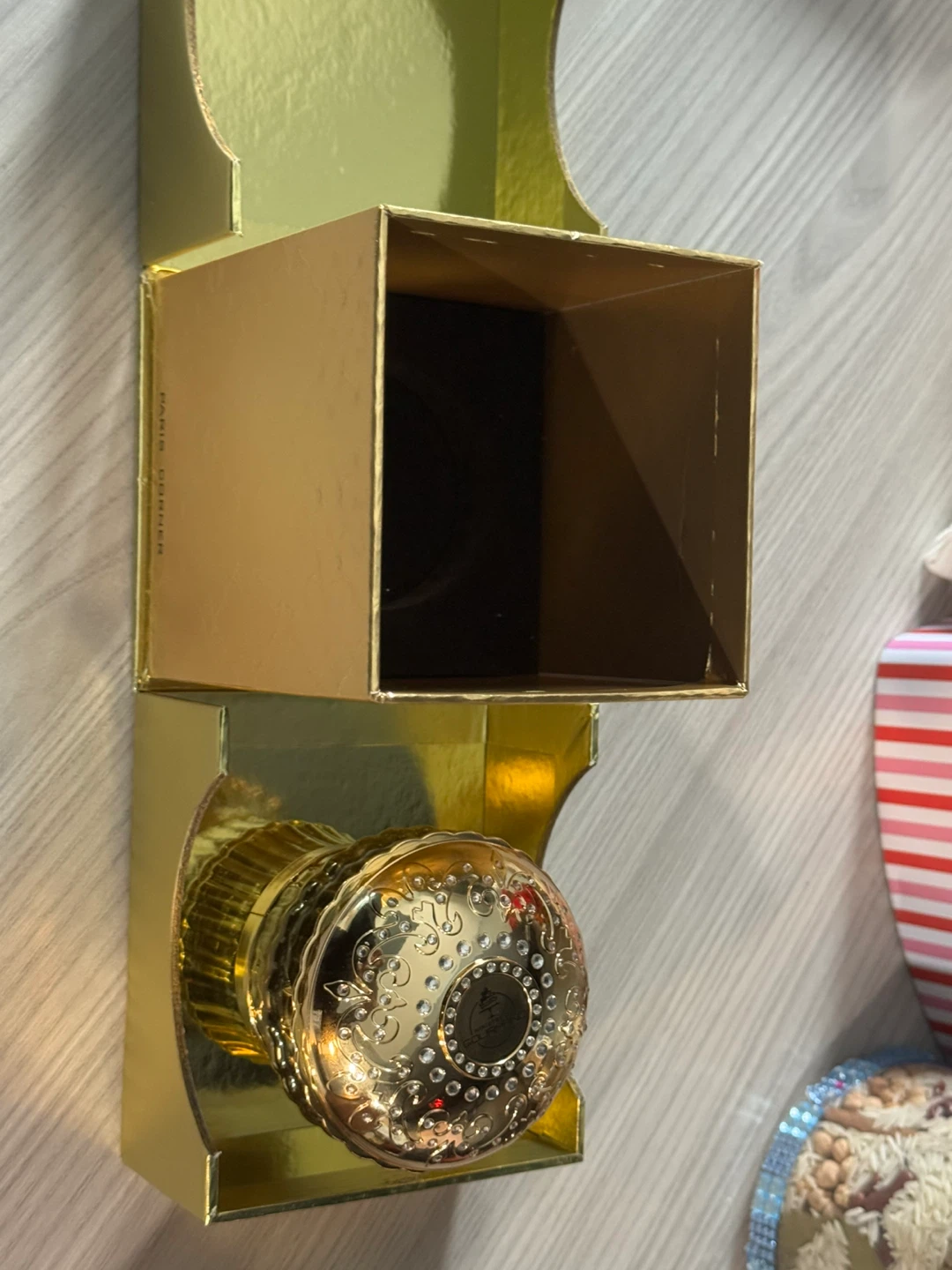 Paris Corner Gold Powder Compact - photo 2