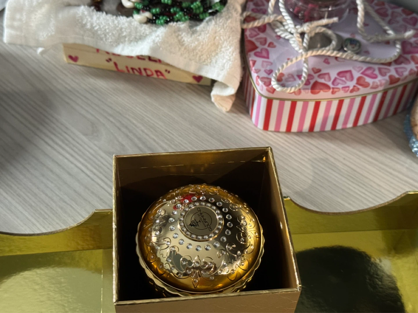 Paris Corner Gold Powder Compact