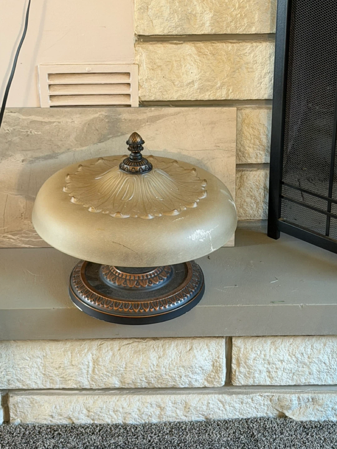 Ceiling light. Very good quality and a classic look